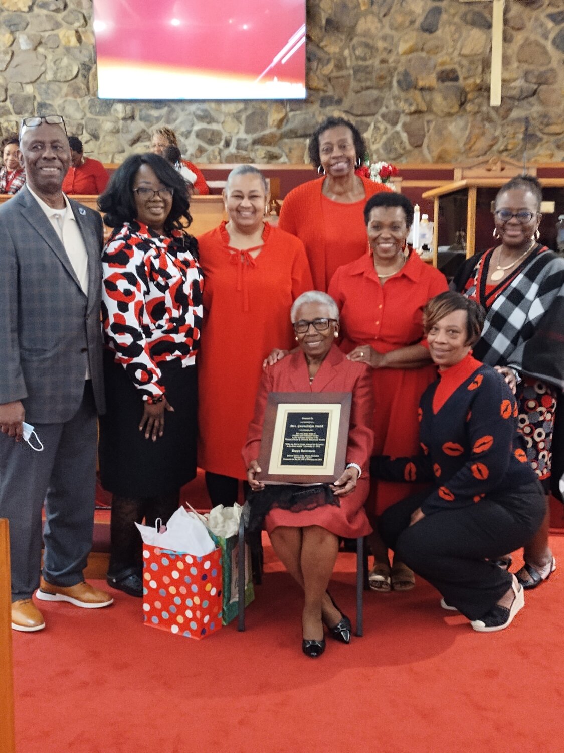 Missionary Legend Gwendolyn S. Smith Honored - Image